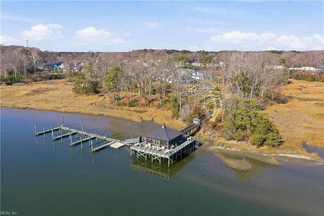 204 Thornwood DR, Suffolk, VA 23435