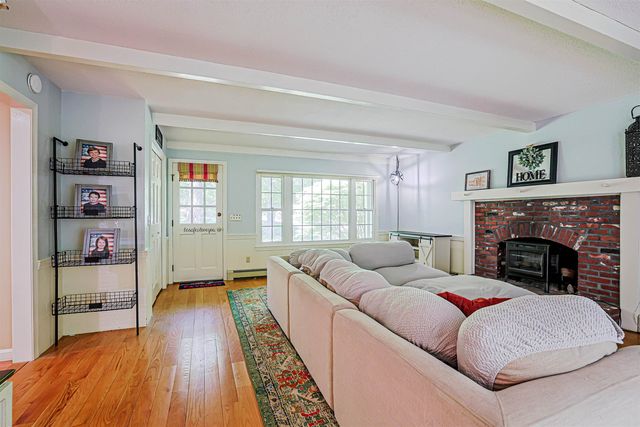 19 Winterberry Drive, Amherst, NH 03031