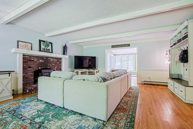 19 Winterberry Drive, Amherst, NH 03031