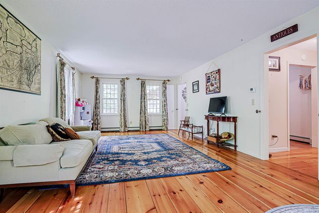 19 Winterberry Drive, Amherst, NH 03031