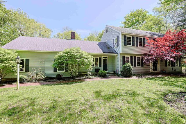 19 Winterberry Drive, Amherst, NH 03031