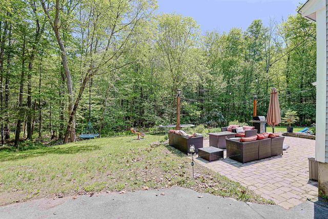 19 Winterberry Drive, Amherst, NH 03031