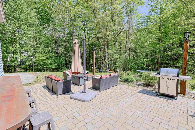 19 Winterberry Drive, Amherst, NH 03031