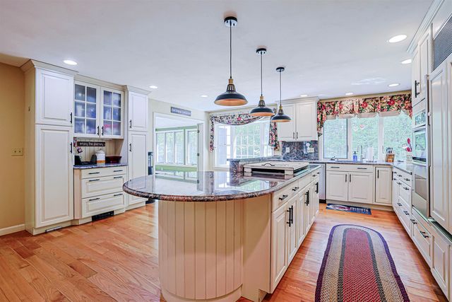 19 Winterberry Drive, Amherst, NH 03031