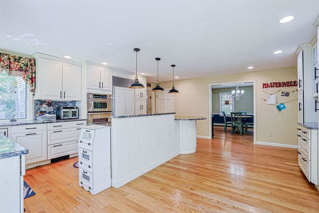 19 Winterberry Drive, Amherst, NH 03031