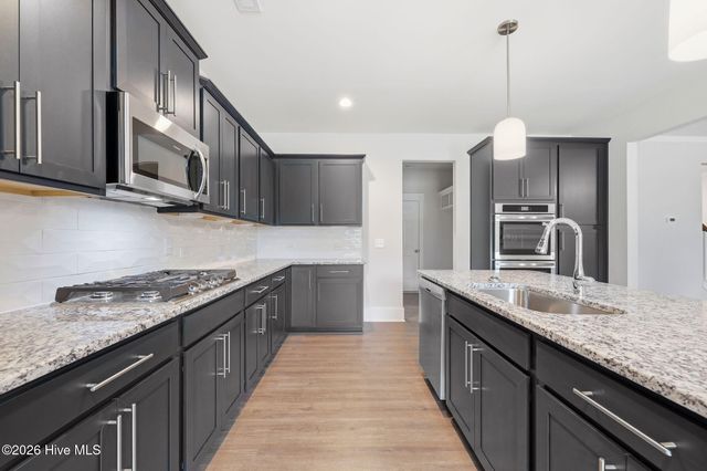 260 Twisted Pine Drive, Aberdeen, NC 28315