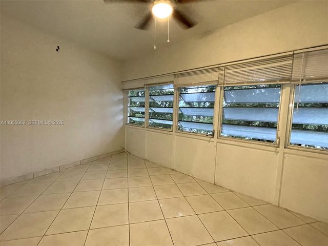 4191 NW 41st St 418, Lauderdale Lakes, FL 33319