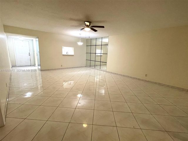 4191 NW 41st St 418, Lauderdale Lakes, FL 33319