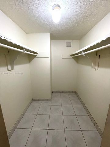 4191 NW 41st St 418, Lauderdale Lakes, FL 33319