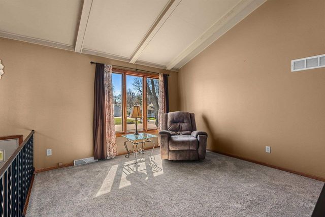 1076 GOSS AVENUE, Menasha, WI 54952