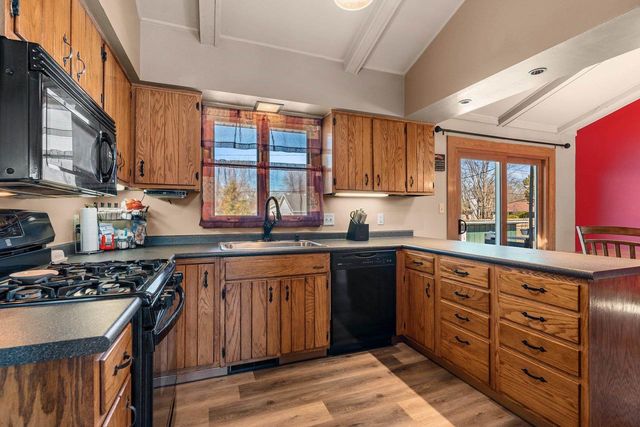 1076 GOSS AVENUE, Menasha, WI 54952