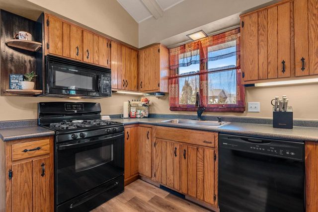 1076 GOSS AVENUE, Menasha, WI 54952