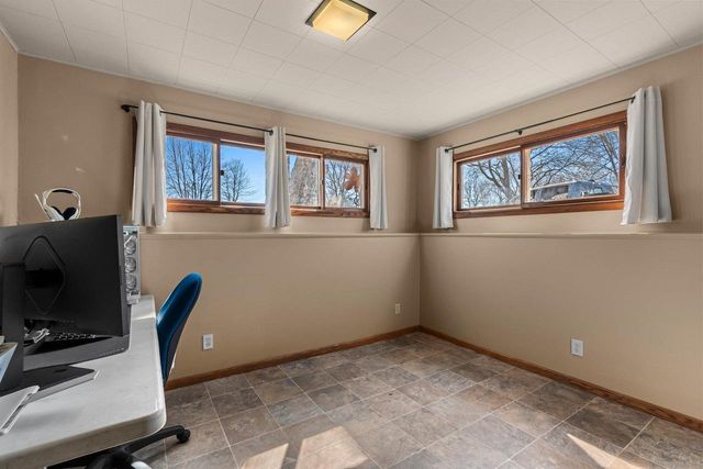 1076 GOSS AVENUE, Menasha, WI 54952