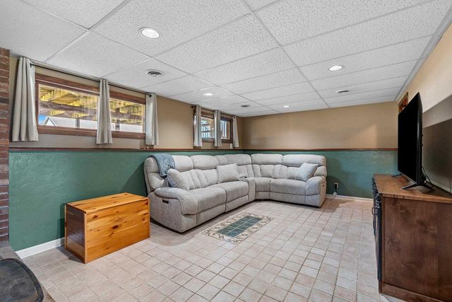 1076 GOSS AVENUE, Menasha, WI 54952