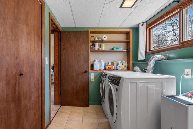1076 GOSS AVENUE, Menasha, WI 54952