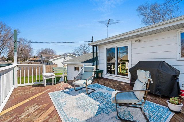 1076 GOSS AVENUE, Menasha, WI 54952