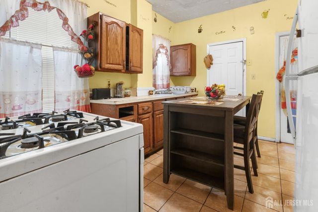 48 Shepard Avenue, East Orange, NJ 07018