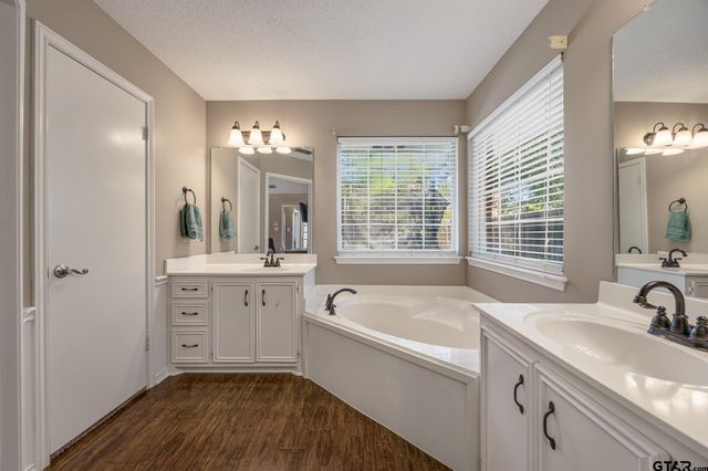 220 Eastgate Dr, Whitehouse, TX 75791