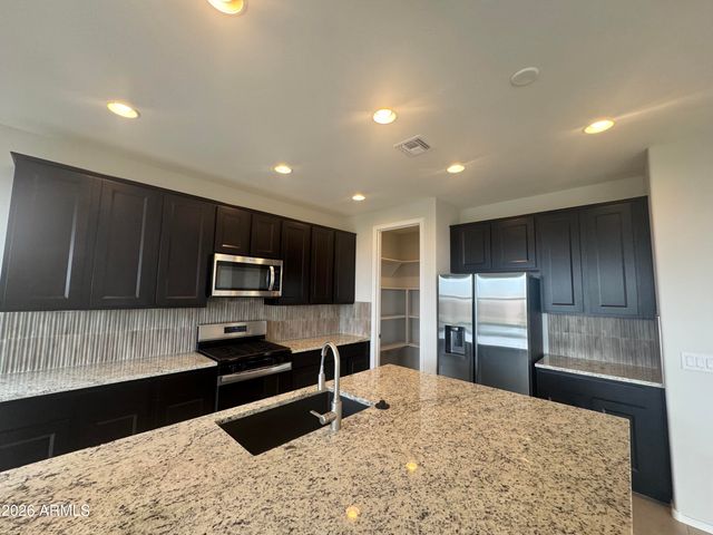 7053 W OBERLIN Way, Peoria, AZ 85383