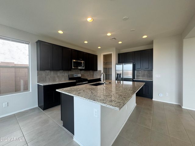 7053 W OBERLIN Way, Peoria, AZ 85383