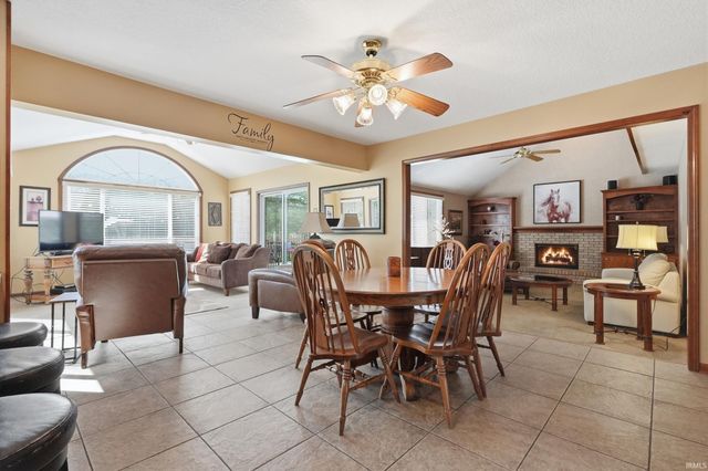 8213 Becketts Ridge Lane, Fort Wayne, IN 46825