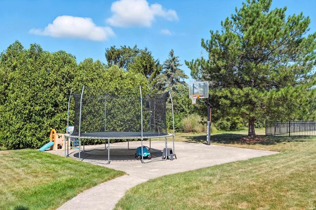 8213 Becketts Ridge Lane, Fort Wayne, IN 46825