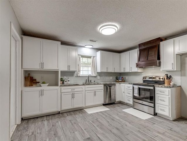 4709 Newport Drive, Del City, OK 73115