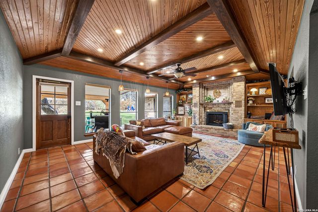 9325 Bluebell, Garden Ridge, TX 78266