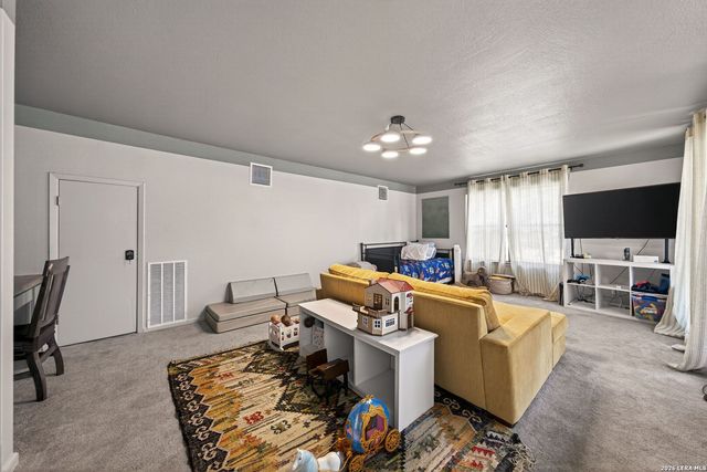 9325 Bluebell, Garden Ridge, TX 78266