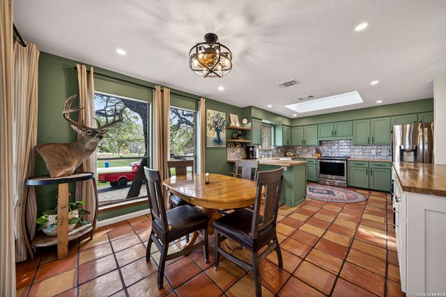 9325 Bluebell, Garden Ridge, TX 78266