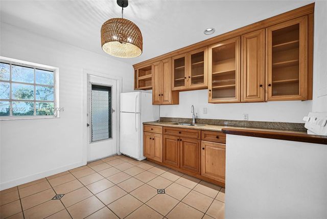 16901 SW 94th Avenue, Palmetto Bay, FL 33157