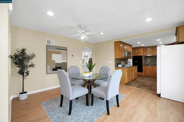 922 922 Coral Dr, Rodeo, CA 94572