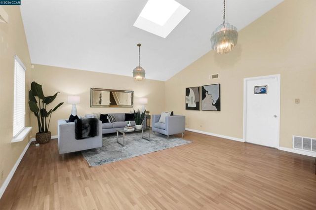 922 922 Coral Dr, Rodeo, CA 94572