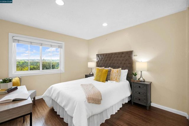 922 922 Coral Dr, Rodeo, CA 94572