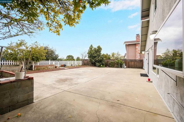 922 922 Coral Dr, Rodeo, CA 94572