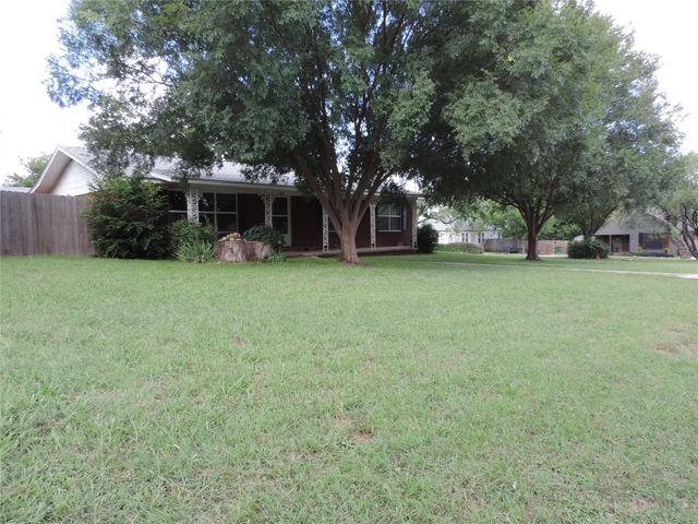 581 Alexander Road, Stephenville, TX 76401