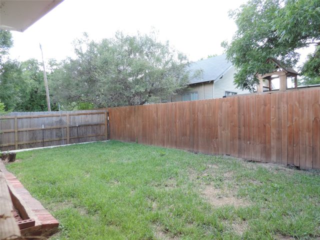 581 Alexander Road, Stephenville, TX 76401
