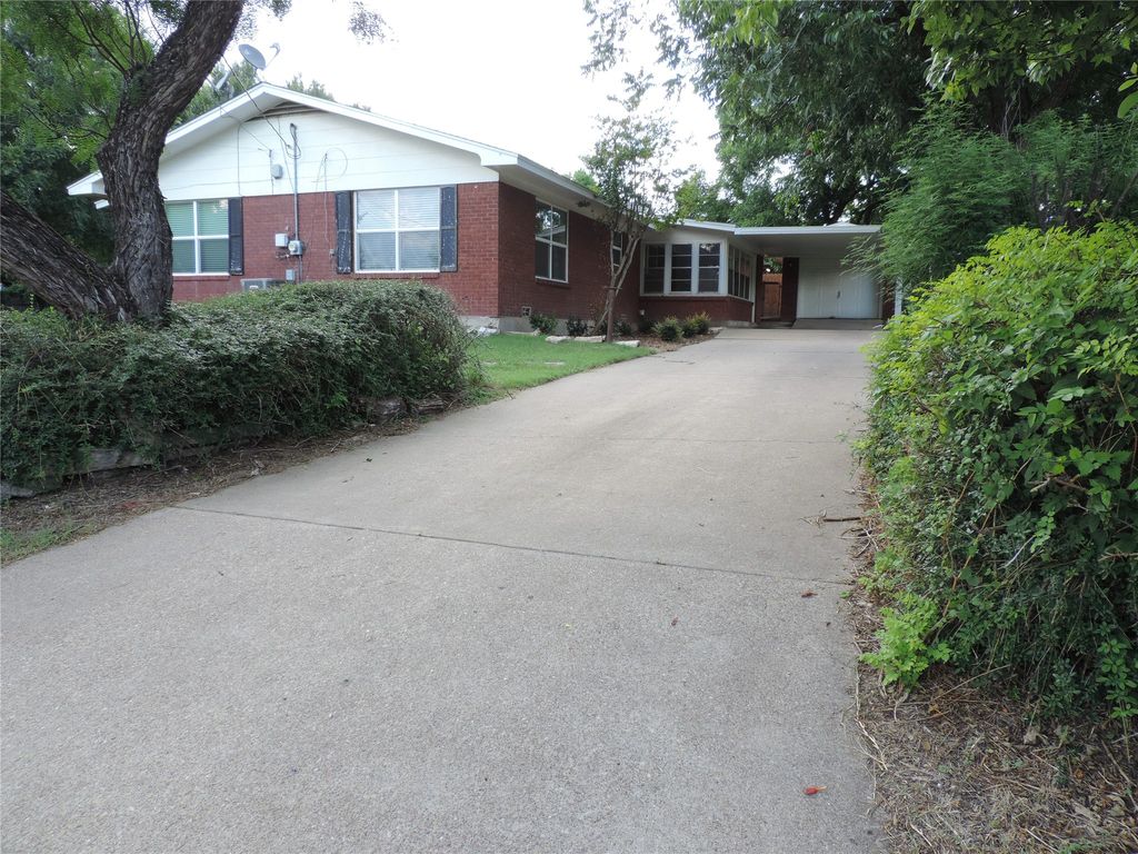 581 Alexander Road, Stephenville, TX 76401