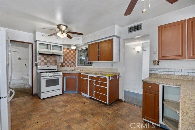 205 Suzanne Lane, Taft, CA 93268