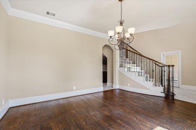 15811 Crestbrook Drive, Houston, TX 77059