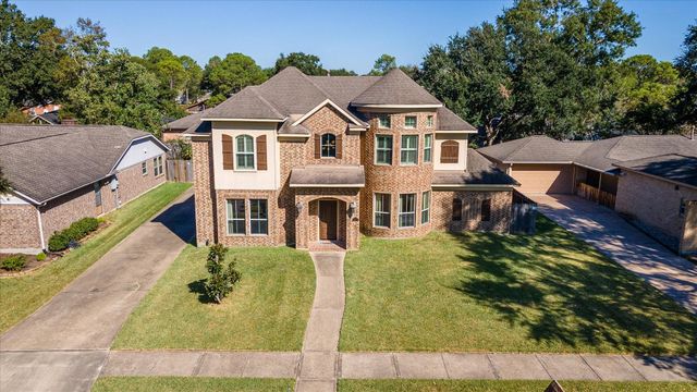 15811 Crestbrook Drive, Houston, TX 77059