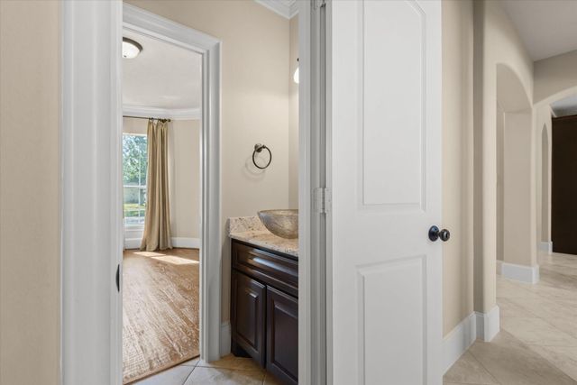 15811 Crestbrook Drive, Houston, TX 77059