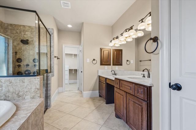 15811 Crestbrook Drive, Houston, TX 77059