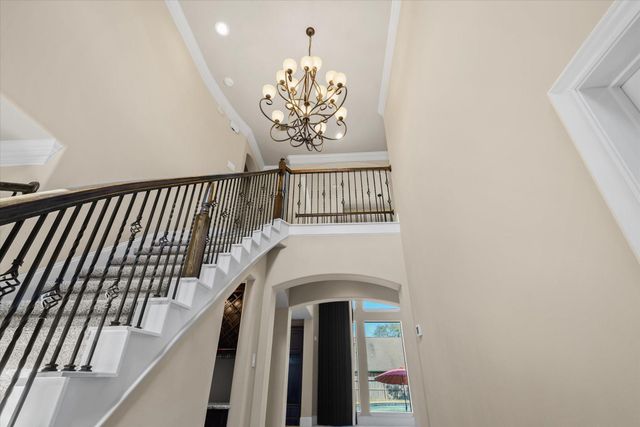 15811 Crestbrook Drive, Houston, TX 77059