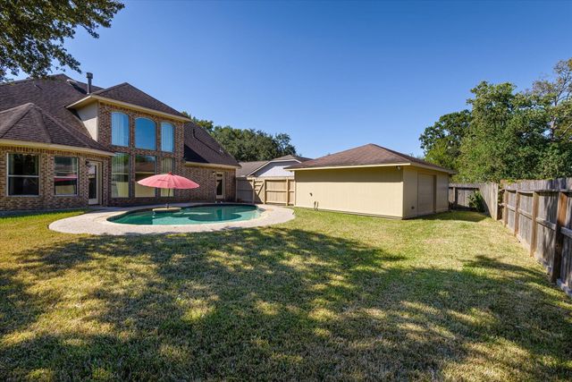 15811 Crestbrook Drive, Houston, TX 77059