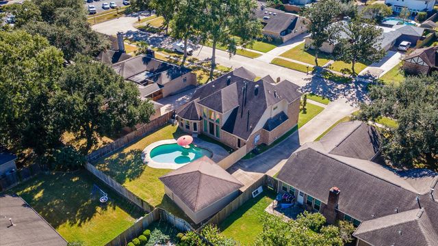 15811 Crestbrook Drive, Houston, TX 77059