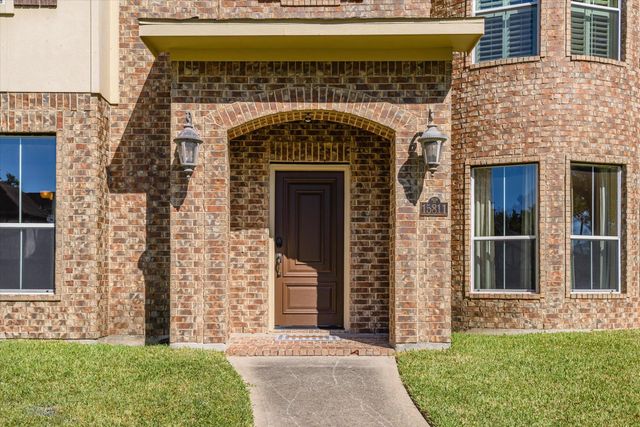 15811 Crestbrook Drive, Houston, TX 77059