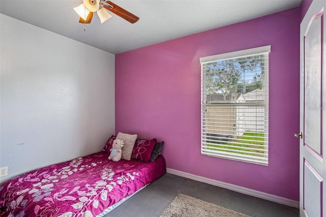 2302 TOWERING OAKS CIRCLE, Seffner, FL 33584