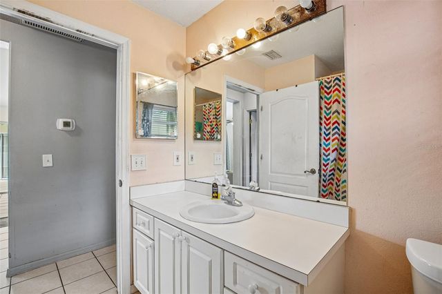 2302 TOWERING OAKS CIRCLE, Seffner, FL 33584