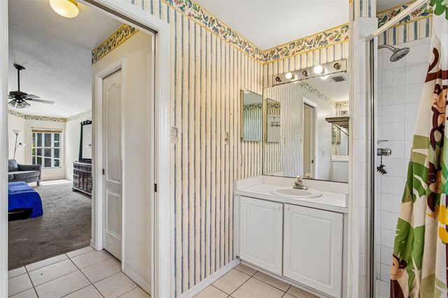 2302 TOWERING OAKS CIRCLE, Seffner, FL 33584